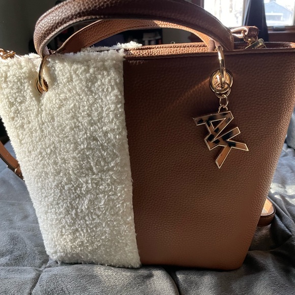 Anne Kline faux Sherpa bag - Picture 2 of 5
